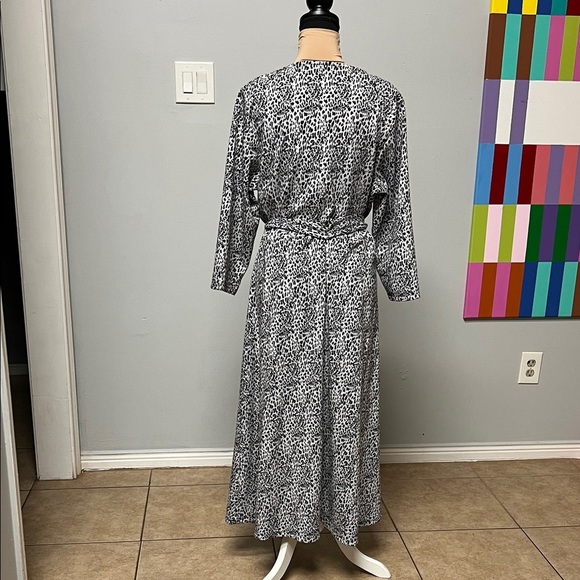 Chaus New York Leopard Print Midi Dress - Picture 6 of 6